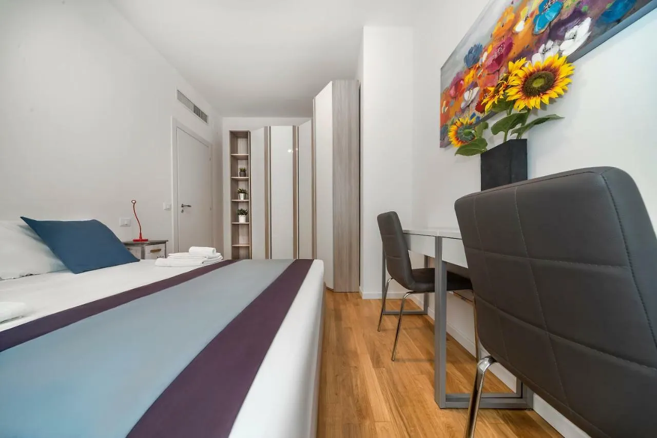 Casa Da Suite Luce Milan Apartment